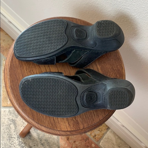 Merrell Size 8 Strappy Heeled Sandals - Picture 7 of 8